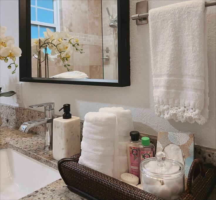 Beautiful Main House In ウェストパームビーチ エクステリア 写真
